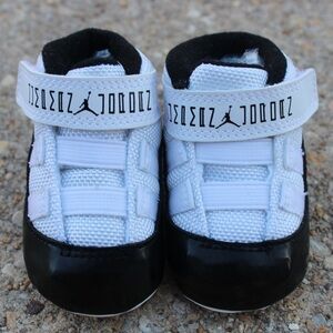 Nike Air Jordan 11 Retro Black/White Crib Bootie 'Concord' Colorway Sz 1C